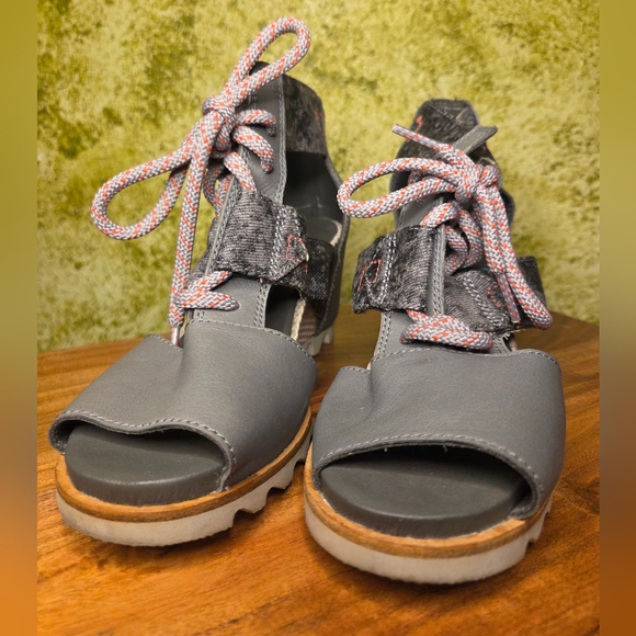 Sorel "Joanie" Gray Lace Up Leather/Canvas Wedge Sandals - Picture 4 of 10